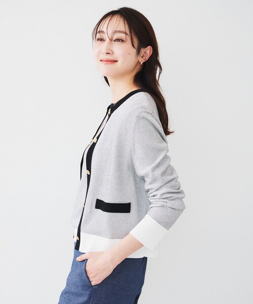 UNTITLED（アンタイトル）の「【配色カラー/アンサンブル可能】キレイめ カーディガンニット（カーディガン/ボレロ・レディース・グレー系8/ホワイト系5/ブラック系4/イエロー系その他/ベージュ系その他7・00/01/02/04/48/03/44）」の12枚目の写真