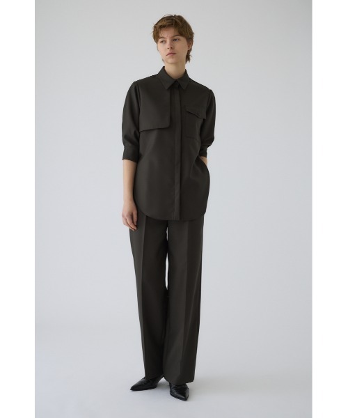 RIM.ARK(リムアーク)の「Gabardine flap SH ギャバジンフラップシャツ(シャツ/ブラウス・レディース・ネイビー/マルチ/ダークグリーン・FREE)」の2枚目の写真
