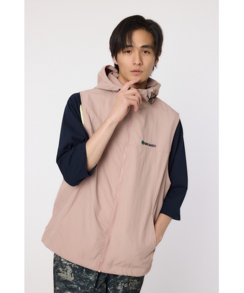 RODEO CROWNS WIDE BOWL(ロデオクラウンズワイドボウル)の「ドロストフーデッドベスト(ベスト・メンズ・ブラック/ライトピンク/ライトグレー・MEDIUM/LARGE)」の4枚目の写真