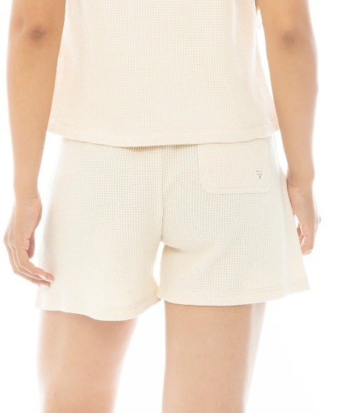 BILLABONG（ビラボン）の「BILLABONG レディース 【CHILLWEAR】 WAFFLE SHORTS セットアップボトムス 【2025年春夏モデル】/ビラボンウエストゴムロゴワンポイントスウェットショートパンツ（その他パンツ・レディース・ライトパープル/ブラック系その他/アイボリー・MEDIUM）」の15枚目の写真