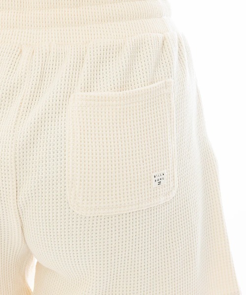 BILLABONG（ビラボン）の「BILLABONG レディース 【CHILLWEAR】 WAFFLE SHORTS セットアップボトムス 【2025年春夏モデル】/ビラボンウエストゴムロゴワンポイントスウェットショートパンツ（その他パンツ・レディース・ライトパープル/ブラック系その他/アイボリー・MEDIUM）」の16枚目の写真