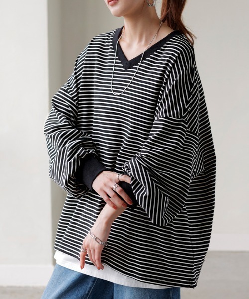 HUG.U(ハグユー)の「<選べるネック> ゆる袖 ボーダーTシャツ(Tシャツ/カットソー・レディース・レッド/ホワイト/ブラック系その他/グレー/グレー系その他/ブラック/レッド系その他/ホワイト系その他/グレー系その他3/ブルー系その他/グレー系その他2/ホワイト系その他3/レッド系その他3/ブラウン/ブラック系その他3/ホワイト系その他2/レッド系その他2/ブルー/ブラウン系その他/ブラック系その他2・FREE)」の7枚目の写真