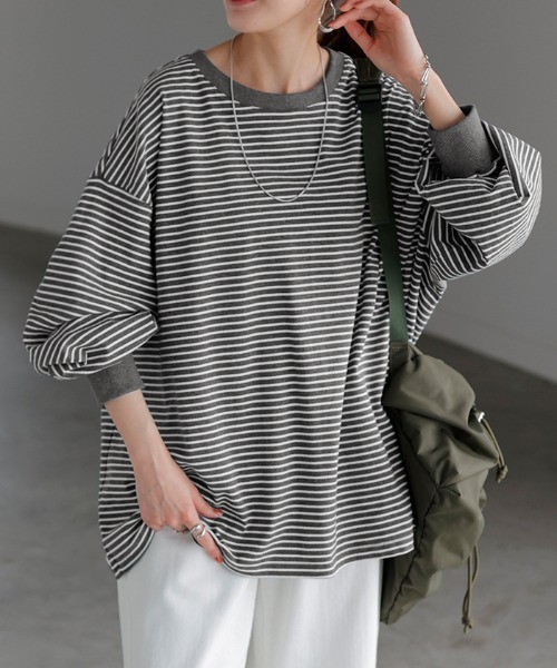 HUG.U(ハグユー)の「<選べるネック> ゆる袖 ボーダーTシャツ(Tシャツ/カットソー・レディース・レッド/ホワイト/ブラック系その他/グレー/グレー系その他/ブラック/レッド系その他/ホワイト系その他/グレー系その他3/ブルー系その他/グレー系その他2/ホワイト系その他3/レッド系その他3/ブラウン/ブラック系その他3/ホワイト系その他2/レッド系その他2/ブルー/ブラウン系その他/ブラック系その他2・FREE)」の10枚目の写真