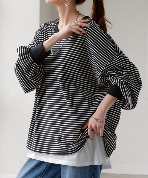 HUG.U(ハグユー)の「<選べるネック> ゆる袖 ボーダーTシャツ(Tシャツ/カットソー・レディース・レッド/ホワイト/ブラック系その他/グレー/グレー系その他/ブラック/レッド系その他/ホワイト系その他/グレー系その他3/ブルー系その他/グレー系その他2/ホワイト系その他3/レッド系その他3/ブラウン/ブラック系その他3/ホワイト系その他2/レッド系その他2/ブルー/ブラウン系その他/ブラック系その他2・FREE)」の6枚目の写真