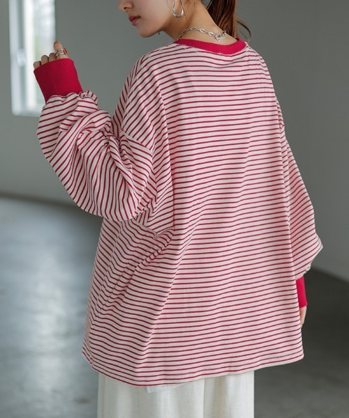 HUG.U(ハグユー)の「<選べるネック> ゆる袖 ボーダーTシャツ(Tシャツ/カットソー・レディース・レッド/ホワイト/ブラック系その他/グレー/グレー系その他/ブラック/レッド系その他/ホワイト系その他/グレー系その他3/ブルー系その他/グレー系その他2/ホワイト系その他3/レッド系その他3/ブラウン/ブラック系その他3/ホワイト系その他2/レッド系その他2/ブルー/ブラウン系その他/ブラック系その他2・FREE)」の22枚目の写真