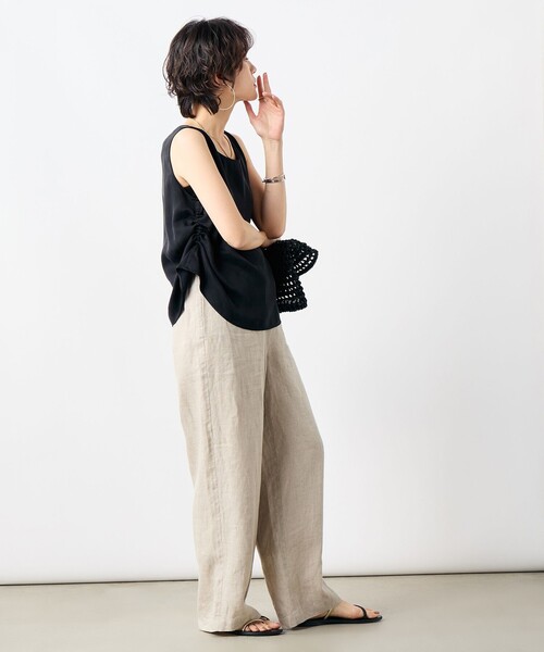 NOLLEY’S(ノーリーズ)の「《セットアップ対応》フィブリルサテン2WAYノースリーブブラウス(シャツ/ブラウス・レディース・ダークブラウン/ブラック・FREE)」の17枚目の写真