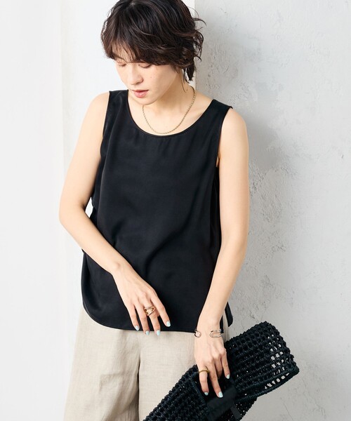 NOLLEY’S(ノーリーズ)の「《セットアップ対応》フィブリルサテン2WAYノースリーブブラウス(シャツ/ブラウス・レディース・ダークブラウン/ブラック・FREE)」の20枚目の写真