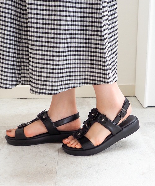 あしながおじさん(アシナガオジサン)の「フラワースタッズサンダル 1310267(サンダル・レディース・ブラック/シルバー・22.5cm/23cm/23.5cm/24cm/24.5cm)」の7枚目の写真