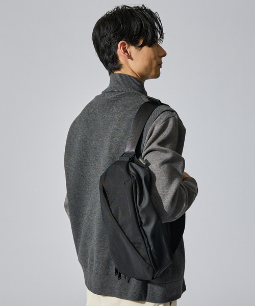 alfredoBANNISTER（アルフレッドバニスター）の「【軽量、撥水】9L 素材切替 ユーティリティ スリング ボディバッグ（ボディバッグ/ウエストポーチ・メンズ・ブラック/ブラック系その他・フリー）」の6枚目の写真