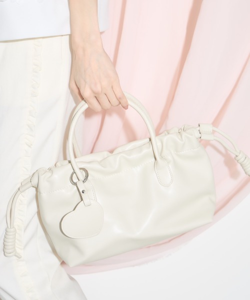 tocco closet（トッコ　クローゼット）の「【ZOZO限定】ハートチャーム付き2WAYショルダーバッグ（ショルダーバッグ・レディース・ピンク/アイボリー・FREE）」の11枚目の写真