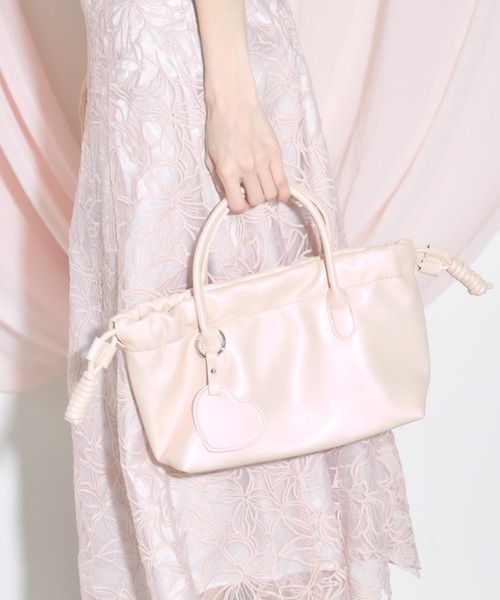 tocco closet（トッコ　クローゼット）の「【ZOZO限定】ハートチャーム付き2WAYショルダーバッグ（ショルダーバッグ・レディース・ピンク/アイボリー・FREE）」の15枚目の写真