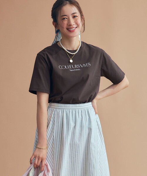 23区（ニジュウサンク）の「【洗える】ボタニカル カラー Tシャツ（Tシャツ/カットソー・レディース・ホワイト系/ライラック系/ダルブルー系/ダークブラウン系/ローズ系/イエロー系・38）」の3枚目の写真