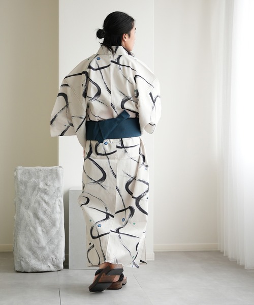 utatane(ウタタネ)の「選べるメンズ浴衣3点セット 古典レトロ(浴衣・メンズ・ホワイト系4/ホワイト系2/ホワイト系1/ネイビー系2/グリーン系1/ブラック系2/ホワイト系3/ネイビー系3/ブルー系1/ネイビー系1/ブラック系1・L/M)」の14枚目の写真