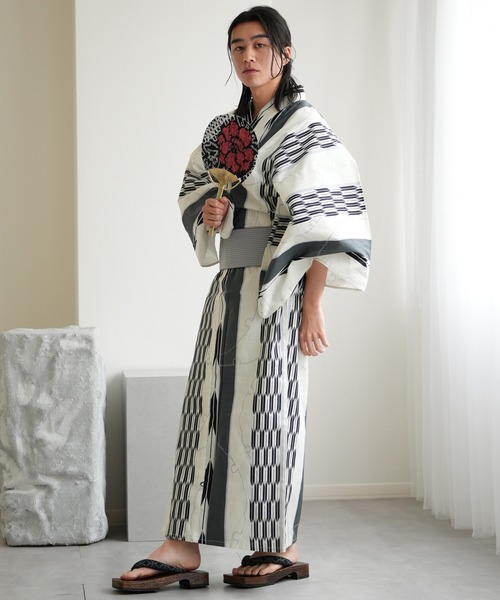 utatane(ウタタネ)の「選べるメンズ浴衣3点セット 古典レトロ(浴衣・メンズ・ホワイト系4/ホワイト系2/ホワイト系1/ネイビー系2/グリーン系1/ブラック系2/ホワイト系3/ネイビー系3/ブルー系1/ネイビー系1/ブラック系1・L/M)」の22枚目の写真