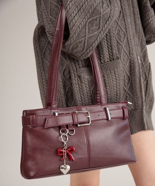 apres jour mignon（アプレジュールミニョン）の「【apresjour mignon×ARIAZ】ヴィンテージ風スクエアバッグ（ハンドバッグ・レディース・ブラック/ブラウン系その他/ボルドー・ONESIZE）」の3枚目の写真