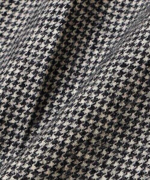 BEAMS F（ビームスエフ）の「ウール ハウンドトゥース 1プリーツ サイドアジャスター スラックス（その他パンツ・メンズ・ブラック・50/48/46/44）」の4枚目の写真