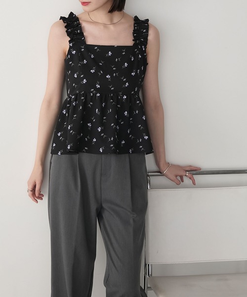 極美品✨スミスタイル　小花柄　ペイズリー　スモック風　ギャザーブラウス　黒 forksy.】花柄 ペプラムキャミブラウス forksy.│MONO-MART