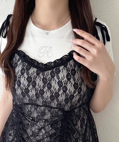 apres jour(アプレジュール)の「ラインストーンイニシャルTシャツ(Tシャツ/カットソー・レディース・ホワイト系その他/ホワイト系その他3/ホワイト系その他4/ホワイト系その他2/ホワイト系その他5・フリー)」の1枚目の写真