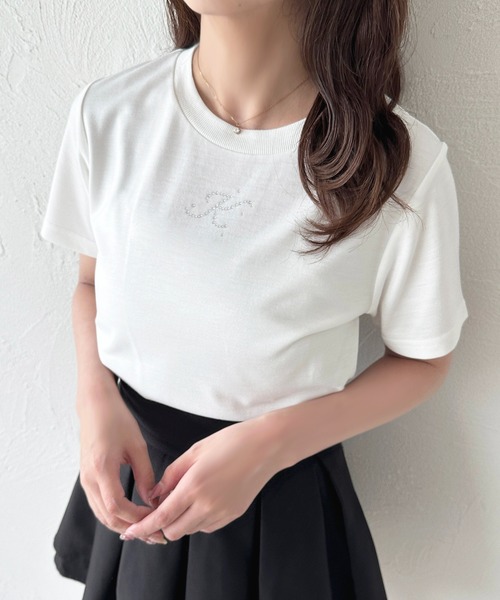 apres jour(アプレジュール)の「ラインストーンイニシャルTシャツ(Tシャツ/カットソー・レディース・ホワイト系その他/ホワイト系その他3/ホワイト系その他4/ホワイト系その他2/ホワイト系その他5・フリー)」の4枚目の写真