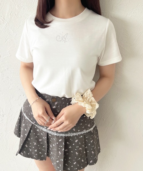 apres jour(アプレジュール)の「ラインストーンイニシャルTシャツ(Tシャツ/カットソー・レディース・ホワイト系その他/ホワイト系その他3/ホワイト系その他4/ホワイト系その他2/ホワイト系その他5・フリー)」の14枚目の写真