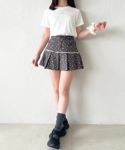 apres jour(アプレジュール)の「ラインストーンイニシャルTシャツ(Tシャツ/カットソー・レディース・ホワイト系その他/ホワイト系その他3/ホワイト系その他4/ホワイト系その他2/ホワイト系その他5・フリー)」の15枚目の写真