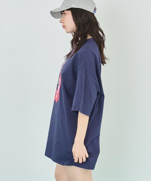 ANAP(アナップ)の「イヤホンプリント ビッグ Tシャツ(Tシャツ/カットソー・レディース・ネイビー/ライトグレー/ピンク・FREE)」の8枚目の写真