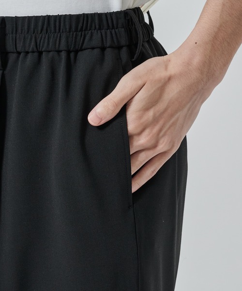STUDIOUS（ステュディオス）の「【STUDIOUS】SUMMER WOOL TAPERED SLACKS（スラックス・メンズ・ブラック/カーキ/ベージュ/ダークブラウン・1/2）」の12枚目の写真