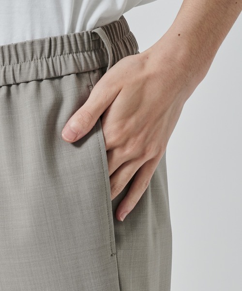 STUDIOUS（ステュディオス）の「【STUDIOUS】SUMMER WOOL TAPERED SLACKS（スラックス・メンズ・ブラック/カーキ/ベージュ/ダークブラウン・1/2）」の22枚目の写真