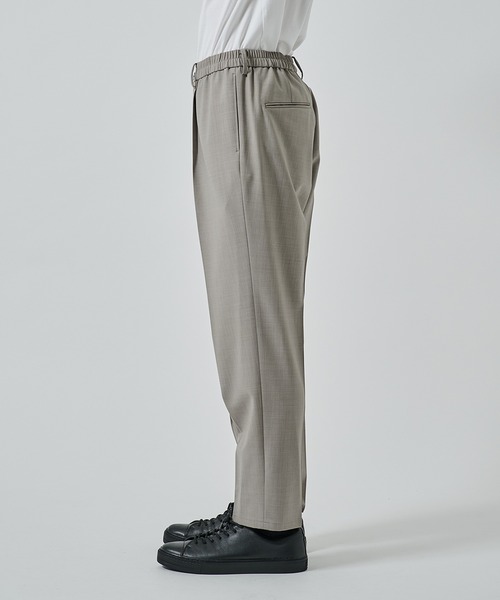 STUDIOUS（ステュディオス）の「【STUDIOUS】SUMMER WOOL TAPERED SLACKS（スラックス・メンズ・ブラック/カーキ/ベージュ/ダークブラウン・1/2）」の19枚目の写真