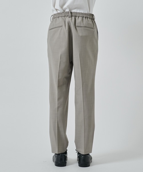 STUDIOUS（ステュディオス）の「【STUDIOUS】SUMMER WOOL TAPERED SLACKS（スラックス・メンズ・ブラック/カーキ/ベージュ/ダークブラウン・1/2）」の20枚目の写真