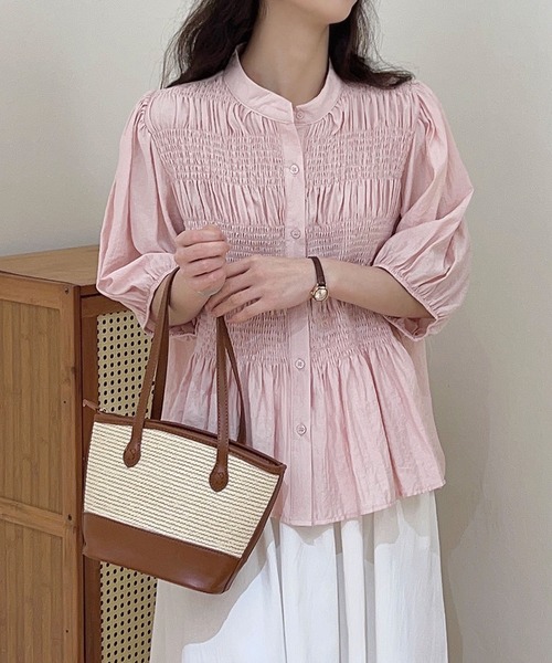 aimoha(アイモハ)の「コットンギャザー半袖ブラウス シャーリングデザイン (SS)(シャツ/ブラウス・レディース・ブラック/ライトベージュ/ホワイト/ピンク・FREE)」の1枚目の写真