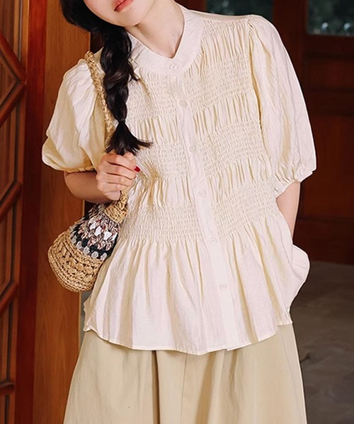 aimoha(アイモハ)の「コットンギャザー半袖ブラウス シャーリングデザイン (SS)(シャツ/ブラウス・レディース・ブラック/ライトベージュ/ホワイト/ピンク・FREE)」の4枚目の写真