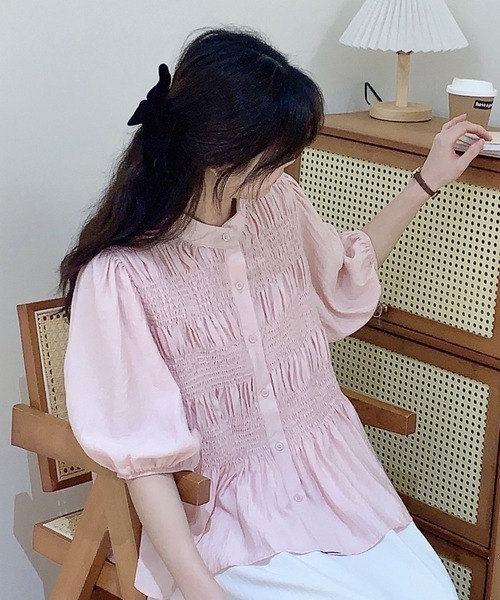 aimoha(アイモハ)の「コットンギャザー半袖ブラウス シャーリングデザイン (SS)(シャツ/ブラウス・レディース・ブラック/ライトベージュ/ホワイト/ピンク・FREE)」の14枚目の写真