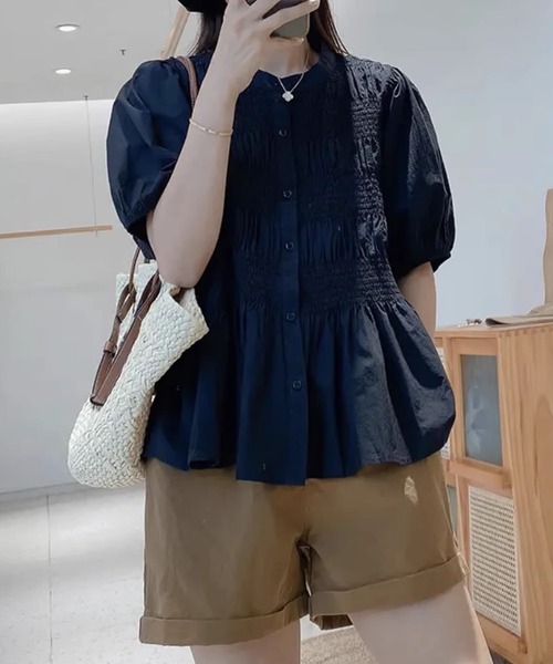 aimoha(アイモハ)の「コットンギャザー半袖ブラウス シャーリングデザイン (SS)(シャツ/ブラウス・レディース・ブラック/ライトベージュ/ホワイト/ピンク・FREE)」の21枚目の写真