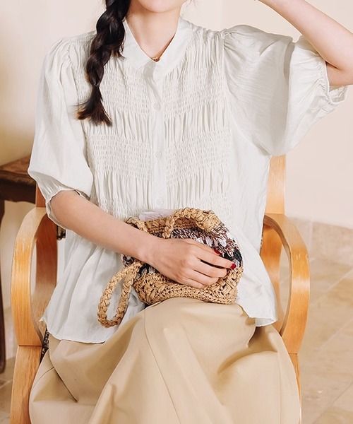 aimoha(アイモハ)の「コットンギャザー半袖ブラウス シャーリングデザイン (SS)(シャツ/ブラウス・レディース・ブラック/ライトベージュ/ホワイト/ピンク・FREE)」の19枚目の写真