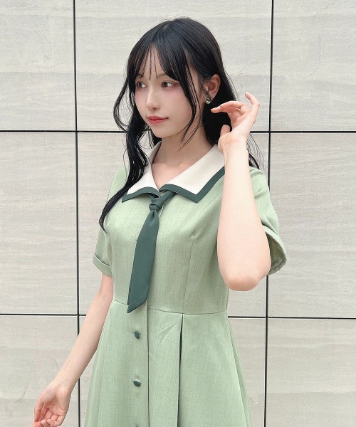 F i.n.t（フィント）の「スカーフタイ付きバイカラーワンピース　【1枚で快適】夏服（ワンピース・レディース・ライトイエロー/ライトグリーン/ブルーグレー・FREE）」の3枚目の写真