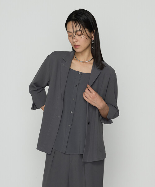 COMME CA（コムサ）の「【セットアップ対応】ストレッチカラミ ジャケット（テーラードジャケット・レディース・グレイッシュベージュ/グレー・9号/11号）」の2枚目の写真