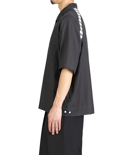 marka（マーカ）の「marka / マーカ：BOWLING SHIRT - CUPRO ORGANIC COTTON VIYELLA -：M25B-08SH01B[COR]（Tシャツ/カットソー・メンズ・チャコールグレー・2(M)/1(S)）」の4枚目の写真