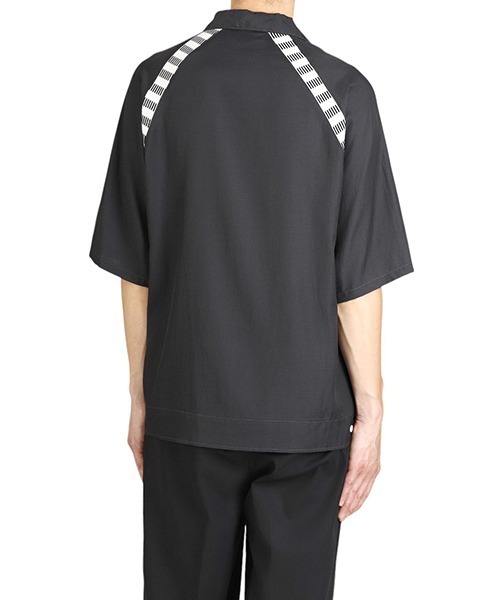 marka（マーカ）の「marka / マーカ：BOWLING SHIRT - CUPRO ORGANIC COTTON VIYELLA -：M25B-08SH01B[COR]（Tシャツ/カットソー・メンズ・チャコールグレー・2(M)/1(S)）」の5枚目の写真