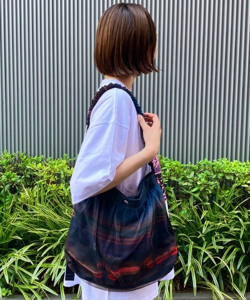 Ray BEAMS（レイビームス）の「メッシュ ショルダー バッグ（ショルダーバッグ・レディース・ネイビー/その他・ONE SIZE）」の5枚目の写真