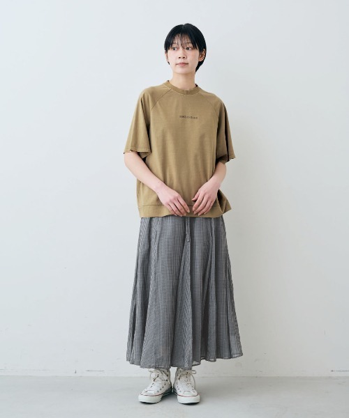 THREE FIFTY STANDARD（スリーフィフティースタンダード）の「ＴＨＲＥＥ　ＦＩＦＴＹ　ＳＴＡＮＤＡＲＤ　ピグメント加工のロゴプリントＴシャツ（Tシャツ/カットソー・レディース・スモークピンク/チャコールグレー/ベージュ・M/L/LL）」の12枚目の写真