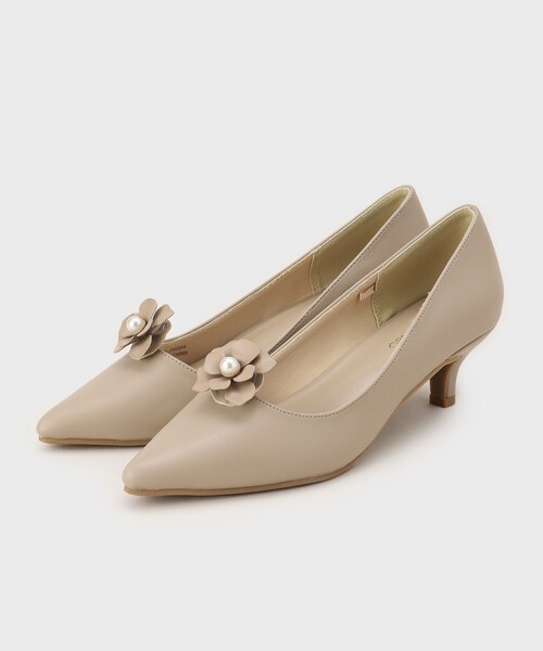 OPAQUE.CLIP(オペークドットクリップ)の「【2WAY/抗菌防臭加工】フラワークリップ付きパンプス(パンプス・レディース・ベージュ/ブラック・01/02/03)」の2枚目の写真