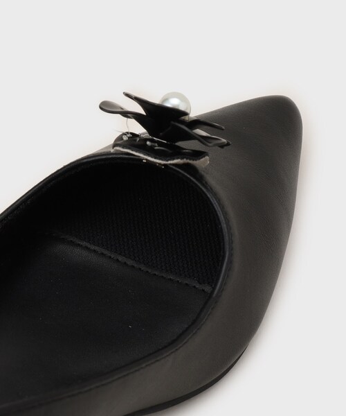 OPAQUE.CLIP(オペークドットクリップ)の「【2WAY/抗菌防臭加工】フラワークリップ付きパンプス(パンプス・レディース・ベージュ/ブラック・01/02/03)」の9枚目の写真