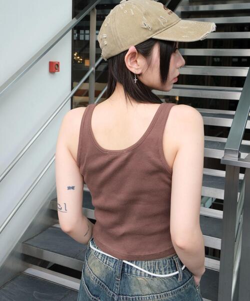 WEGO(ウィゴー)の「WEGO/スタッズグラフィックタンク(タンクトップ・レディース・スミクロ/ブラウン・FREE)」の13枚目の写真