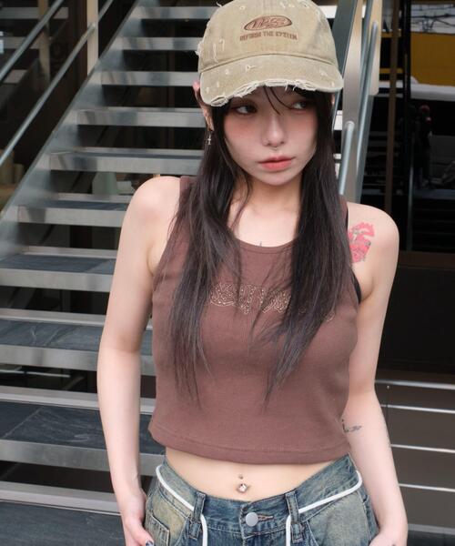 WEGO(ウィゴー)の「WEGO/スタッズグラフィックタンク(タンクトップ・レディース・スミクロ/ブラウン・FREE)」の15枚目の写真