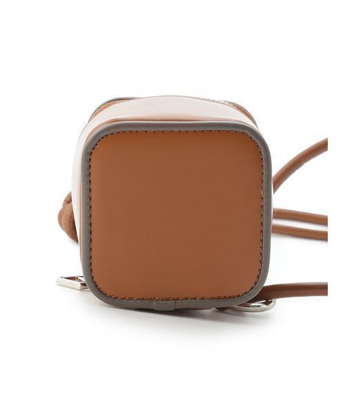 emmi（エミ）の「キューブマルチチャーム（ショルダーバッグ・レディース・キャメル/ネイビー/ブルー・F）」の13枚目の写真