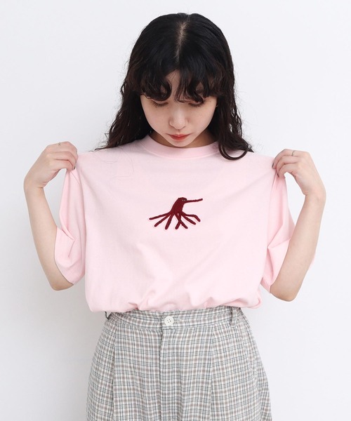 l'atelier du savon（アトリエドサボン）の「●海の生物　さがら刺繍Tシャツ（Tシャツ/カットソー・レディース・ホワイト/ピンク・FREE）」の2枚目の写真
