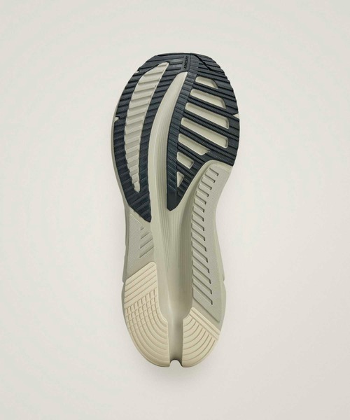 adidas by Stella McCartney（アディダスバイステラマッカートニー）の「adidas by Stella McCartneyアディスター / Adistar / アディダス adidas（スニーカー・レディース・ブラック/グレー・22.5cm/23.0cm/23.5cm/24.0cm/24.5cm/25.0cm/25.5cm/26.0cm/26.5cm/27.0cm/27.5cm/28.0cm/28.5cm）」の4枚目の写真