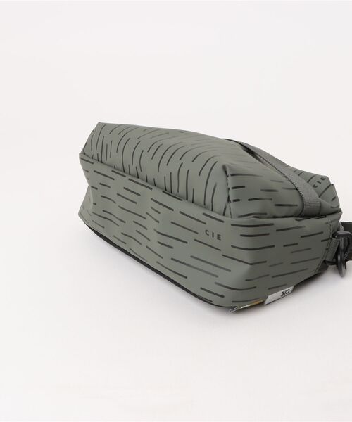 CIE(シー)の「【CIE/シー】GRID3 MINI SHOULDER BAG LIMITED EDITION(ショルダーバッグ・メンズ・オリーブ・FREE)」の3枚目の写真
