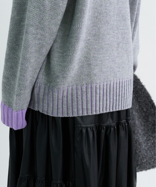 A.D.C.L.（エーディーシーエル）の「配色リブ バイカラー オーバーサイズ ニットプルオーバー（ニット/セーター・レディース・イエロー/パープル/グリーン/ピンク・M/L）」の6枚目の写真